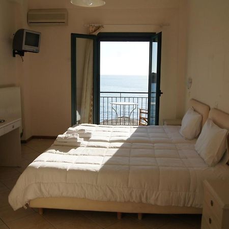Aparthotel Gorgones, Sea-Front, Great View Kardamyli Zewnętrze zdjęcie